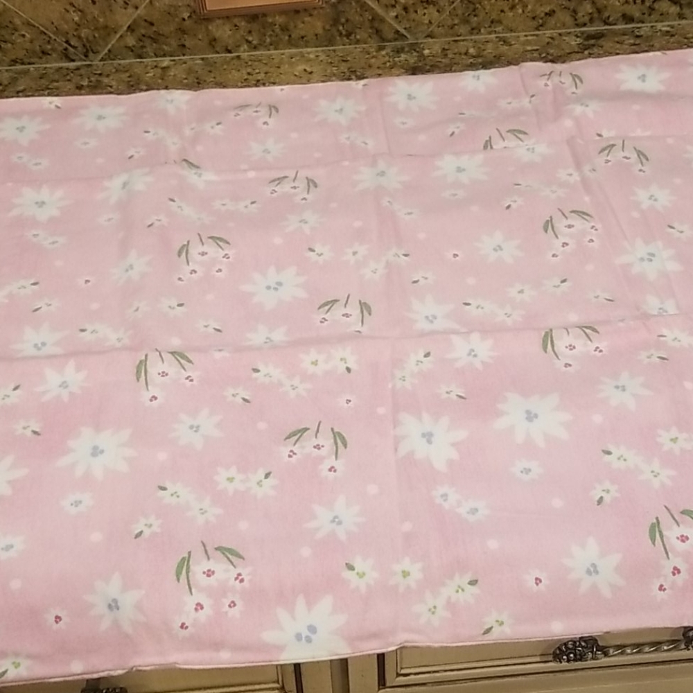 SOLD!!Pristine PB Kids Flower Flannel Sheet Set - Picture 6 of 8